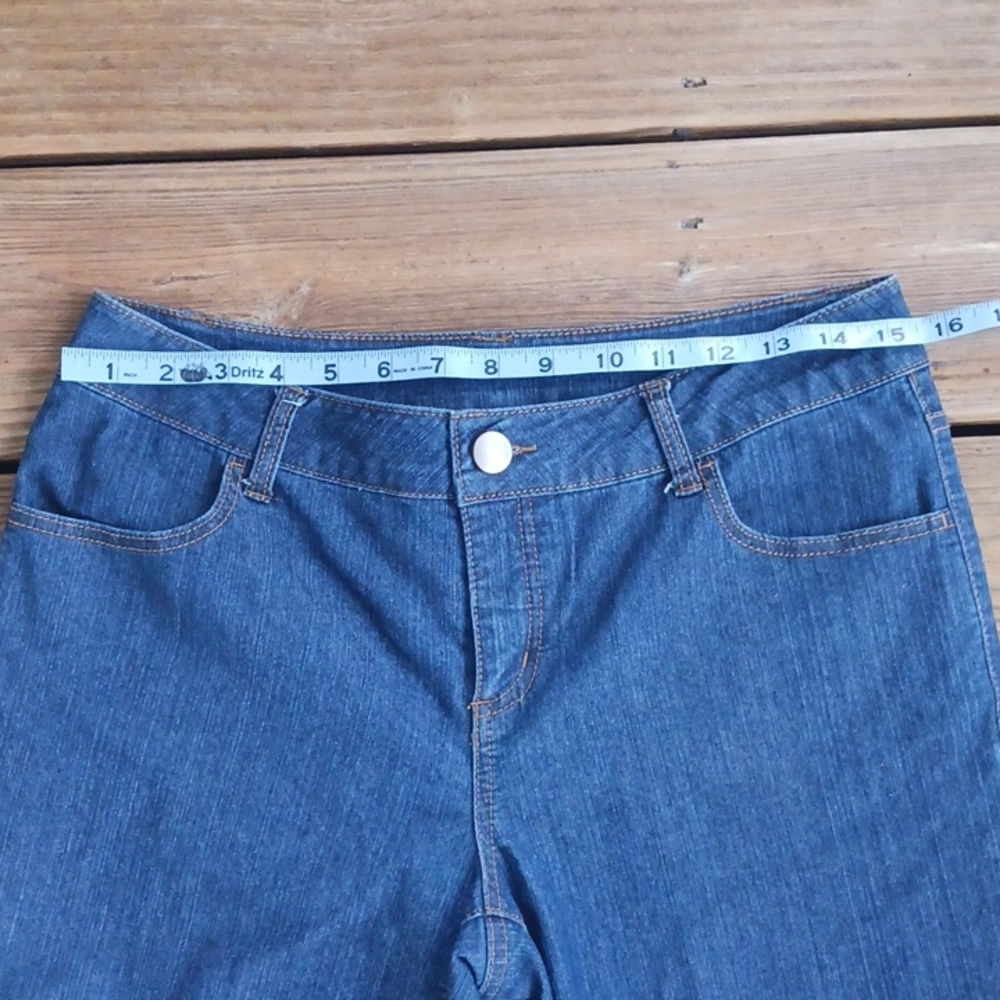 Faded Glory women's Bermuda jean shorts size 10 - Picture 3 of 7